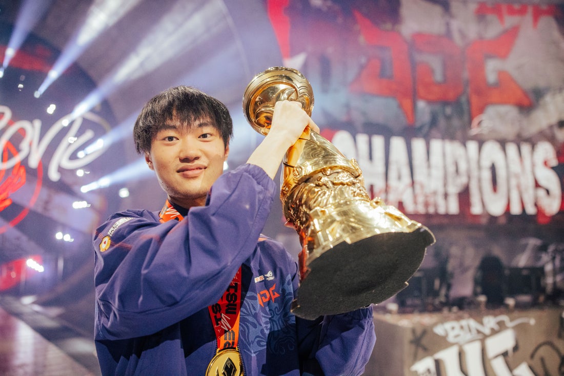 T1完胜RGE，Knight2制霸全场