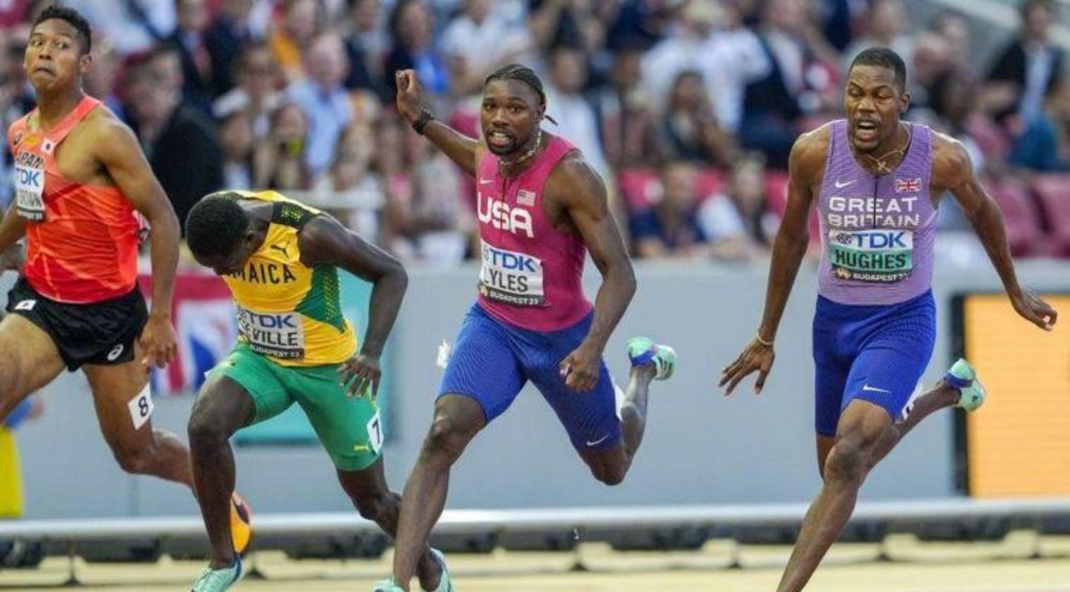 美国选手在田径赛场夺得金牌