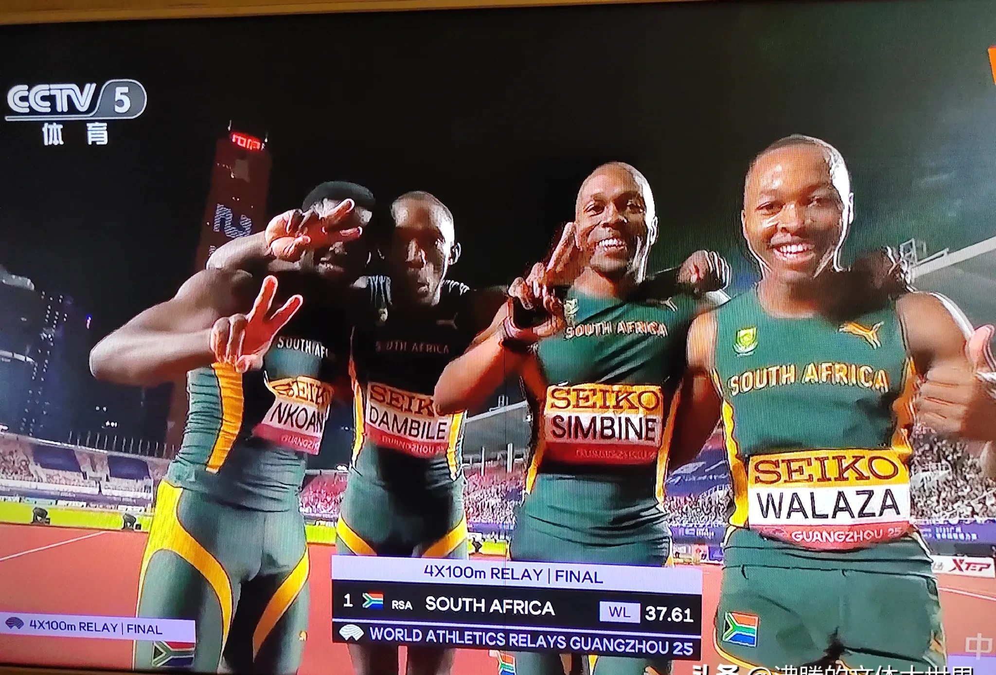 美国选手在田径赛场夺得金牌