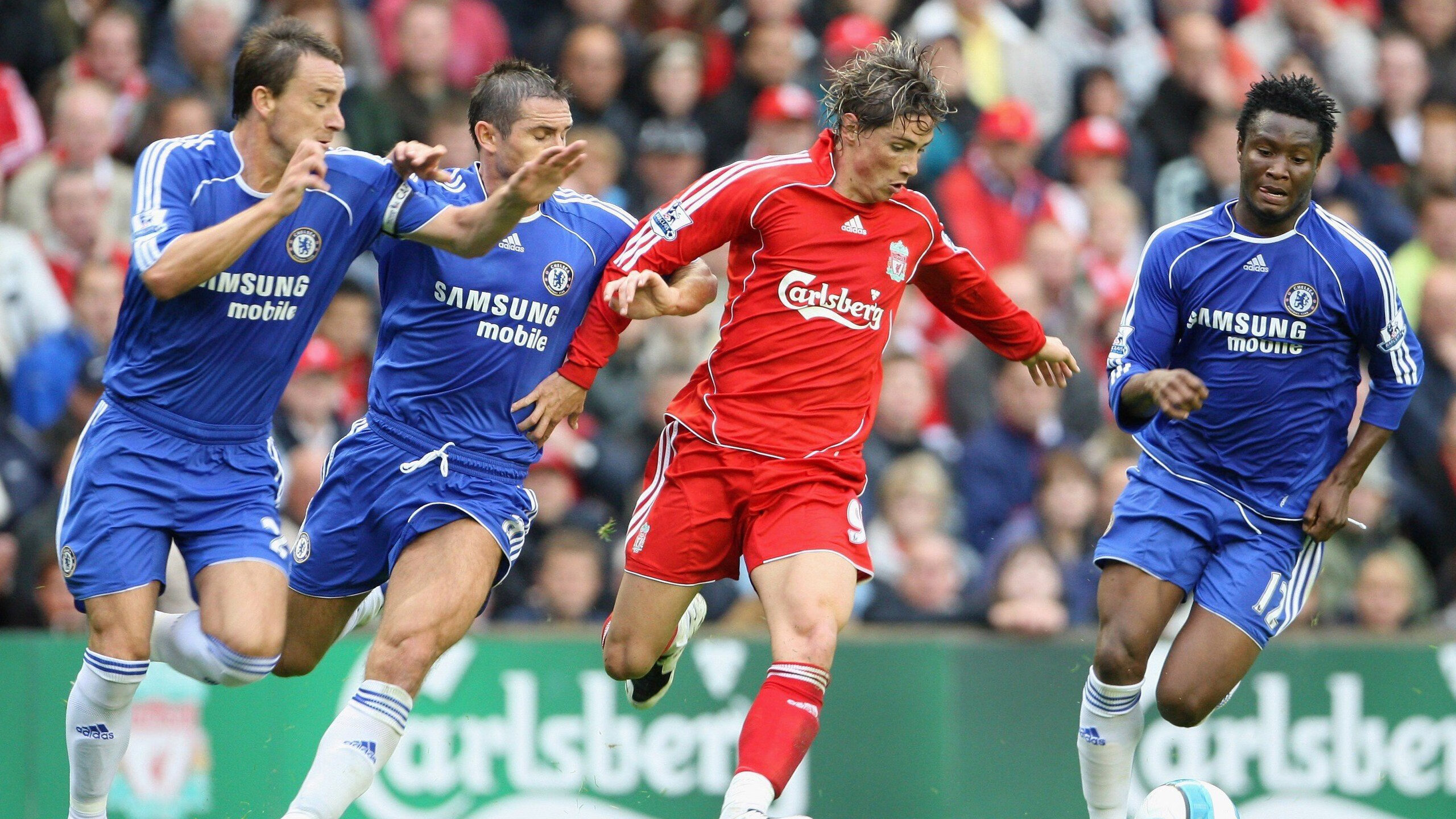 开云足球直播-拉文关键三分定乾坤，湖人强压雄鹿展露冠军相