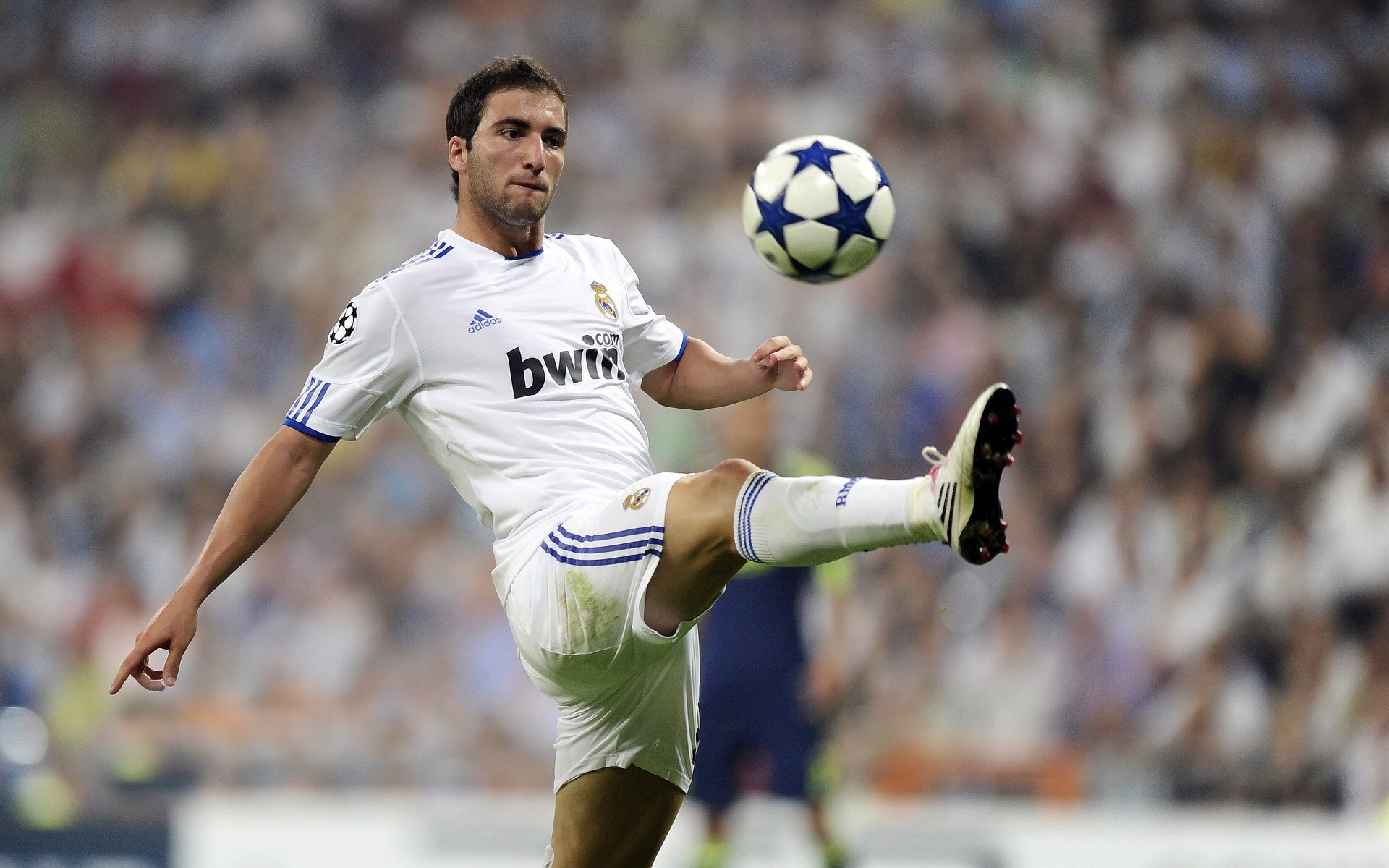 开云体育登录-西决生死战之夜，哈兰德扛起全队，当北欧风暴席卷洛杉矶